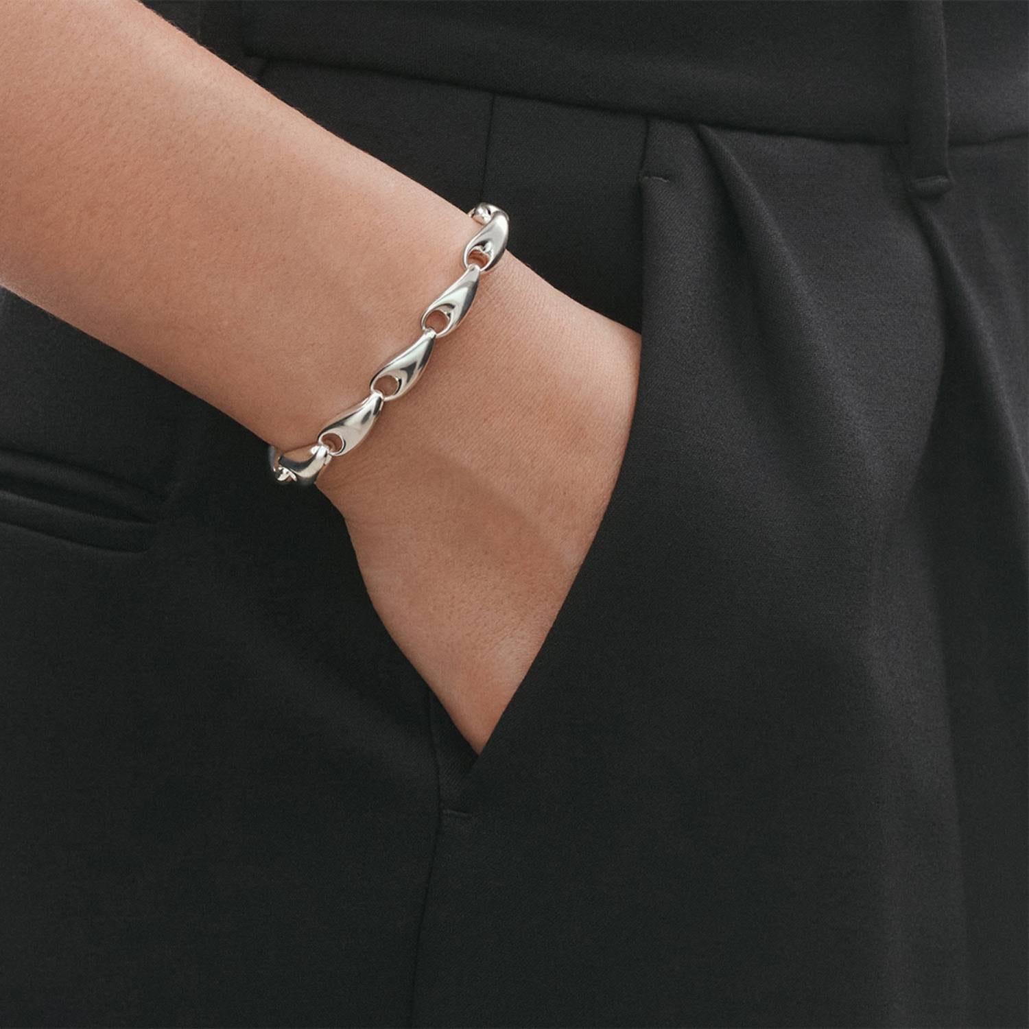 DETAIL243704